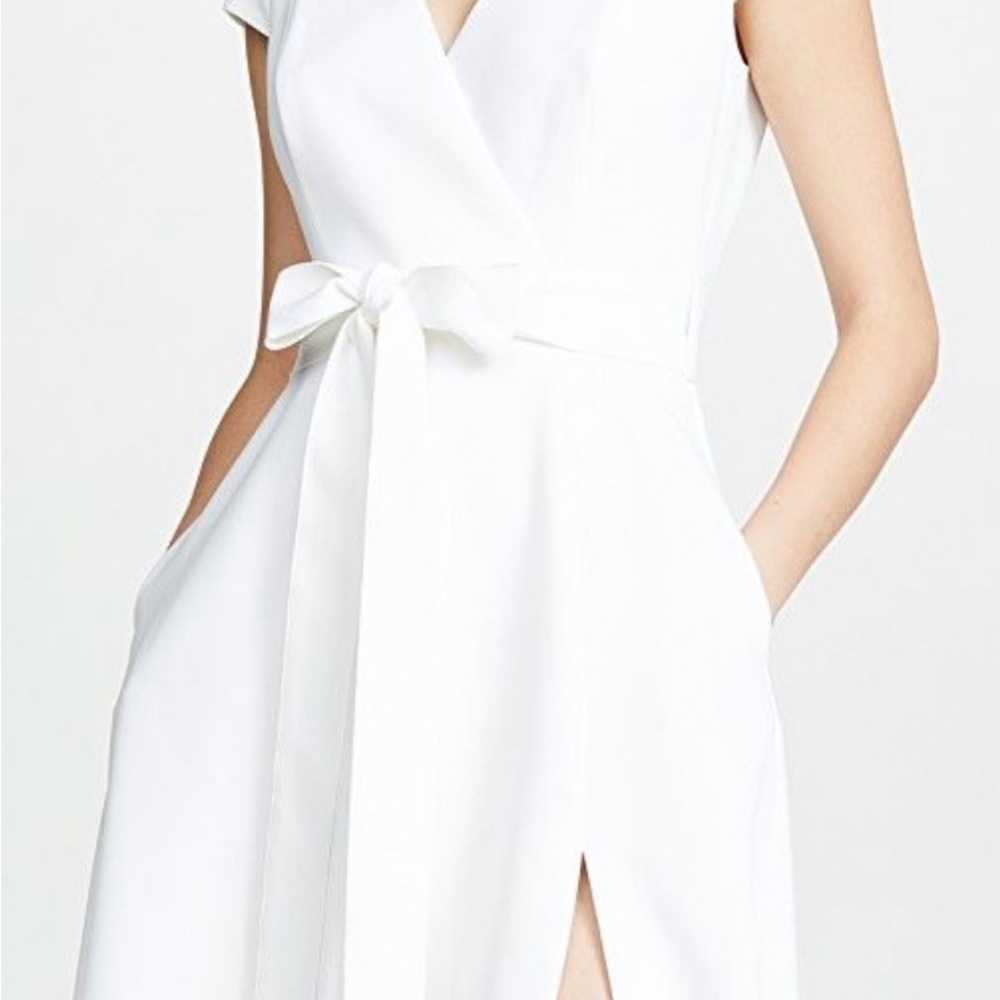 Black Halo/ White Wrap Dress, NWT, size 2 cap sleeves, back zipper front…